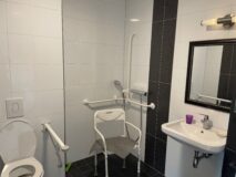 Ter Wal woonzorg - Zorg appartement badkamer